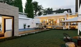 TYPE F6a sur 1500 m²